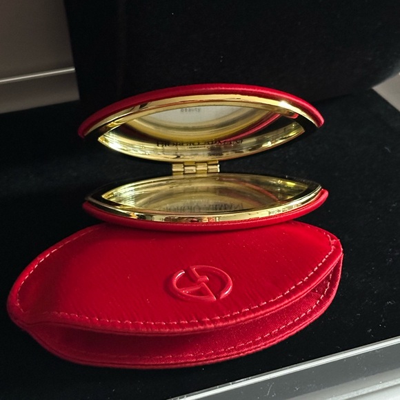 Giorgio Armani Compact Mirror - Picture 3 of 8